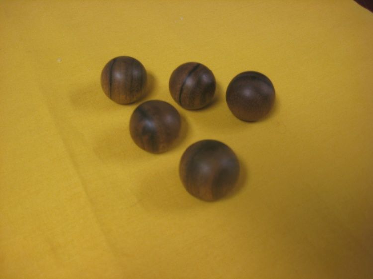 Blaser R93 Wooden bolt knobs