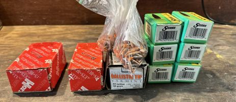 500 nosler ballistic tip , 250 Vmax‚Äö√Ñ√∂‚àö√ë‚àö¬•s , 420 sierra‚Äö√Ñ√∂‚àö√ë‚àö¬•s 50g 350 Hornady vmax 55g Totaling 1520 projectiles. Located Vic Post includ