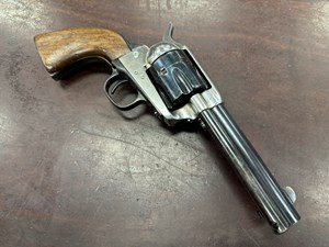 COLT
SAA
45 LONG COLT
6 SHOT
4.75" BARREL
TIGHT CRISP SMOOTH ACTION
MANUFACTURED 1875
SMOOTH CRISP ACTION
FRAME SCREWS HAVE BEEN REPLACED AT SOME STAGE
BARREL HAS BEEN REPLACED 
ORIGINAL BLANK FIRE "SHOW" BARREL AVAILABLE
WITH PISTOL IF REQUESTED
FIREARM USED TO BELONG TO FAMOUS
COWBOY 