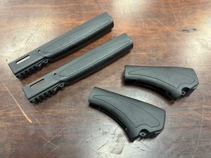 HENRY 
AXE
LEVER ACTION
ORIGINAL
PISTOL GRIP SYNTHETIC
STOCK & FOREND
TWO SETS ONLY

AS NEW $110 PER SET