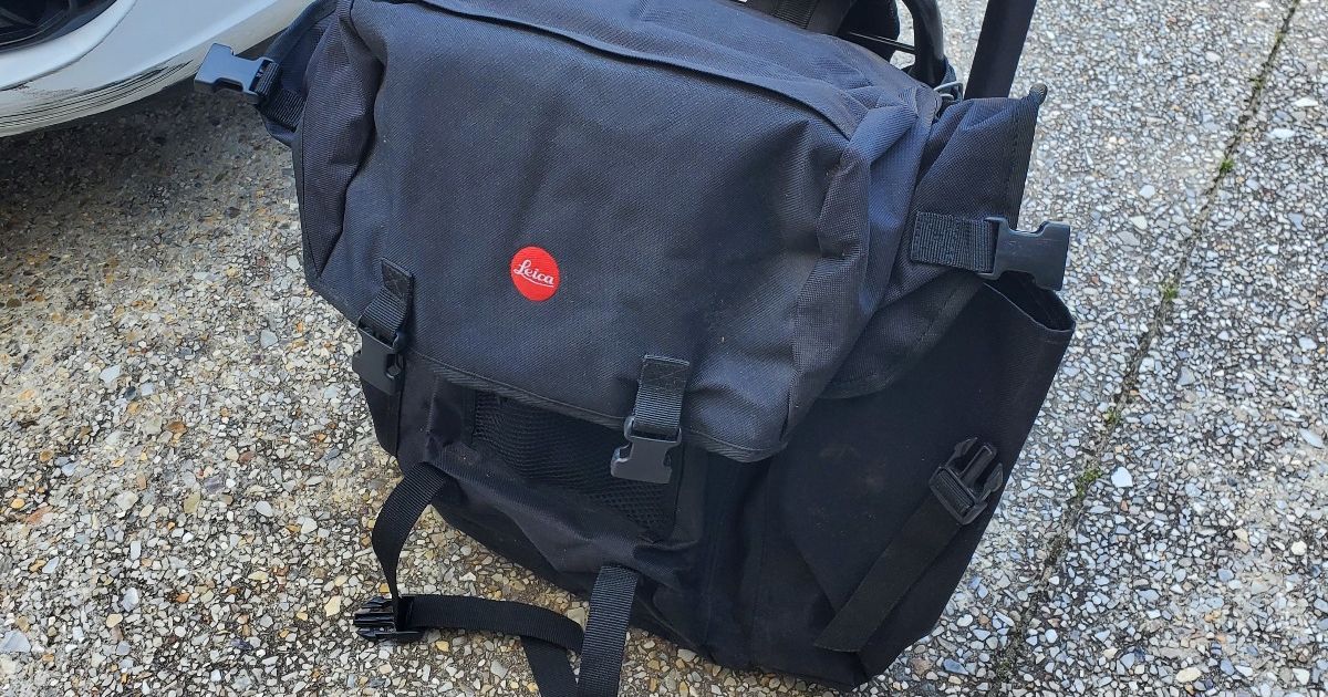 Leica backpack folding stool