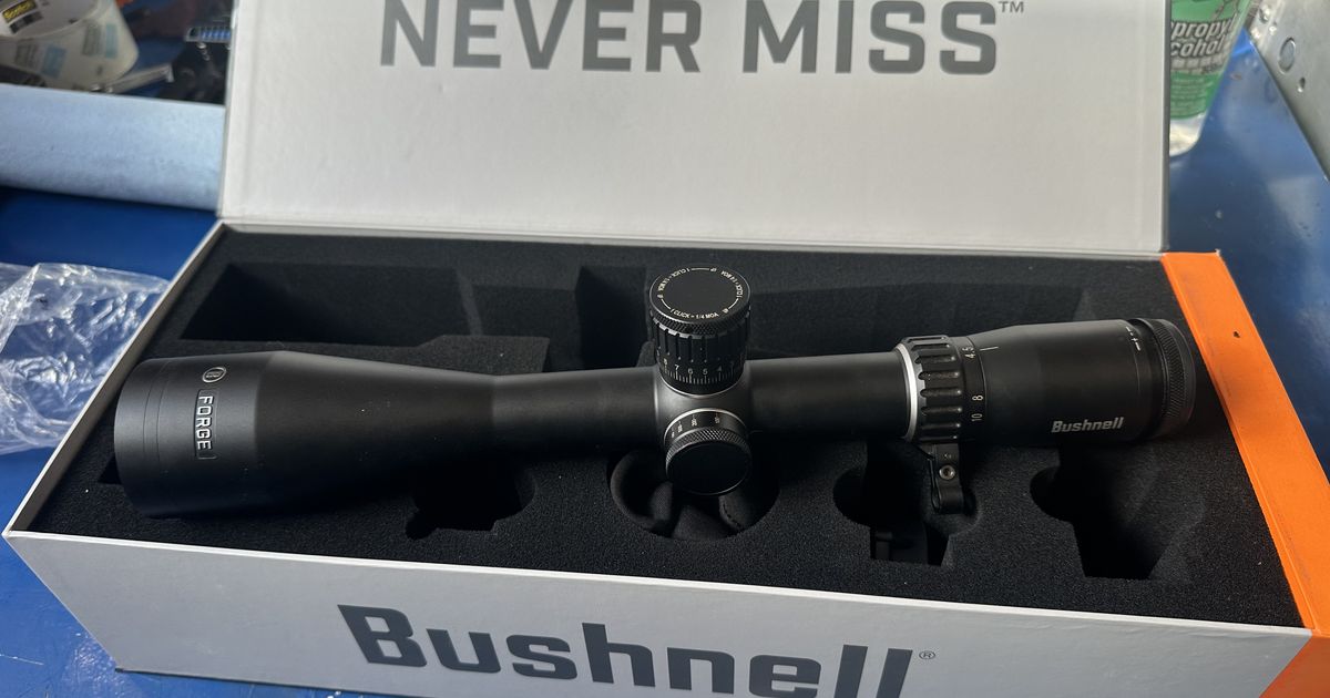Bushnell Forge 4.5-27x50