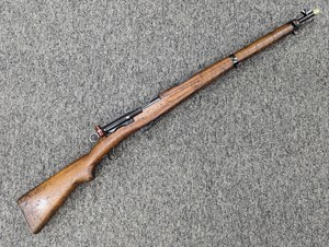 SWISS
SCHMIDT RUBIN
1911 CARBINE
7.5X55, 6 SHOT
STRAIGHT PULL ACTION
MATCHING NUMBERS
SWISS MILITARY MARKINGS
MANUFACTURED 1920
ORIGINAL LEATHER SLING
#96938

EXC+ $1290