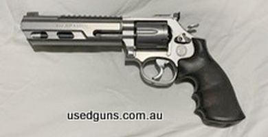 Fantastic gun, super accurate, beautiful trigger minimal use and very little wear. Will come with belt and speed holster and assorted speed loaders. Funding ano