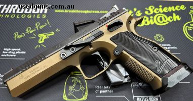 A masterpiece of the sports special for competing in the IPSC Standard Division. This hand-fitted and matched model features a frame with a Bronze Cerakote fini