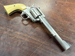 FREEDOM ARMS
MODEL 83
PREMIER GRADE
475 LINEBAUGH 
5 SHOT
7.5 INCH BARREL
STAINLESS STEEL
IVORY MICARTA GRIPS
ADJUSTABLE REAR SIGHT
ORIGINAL BOX
ONE ONLY
#K0921

UNFIRED $2190