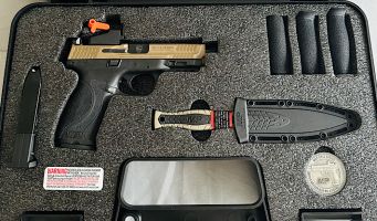 BRAND NEW IN BOX BOUGHT FOR MY WIFE (she doesn‚Äö√Ñ√∂‚àö√ë‚àö¬•t like it) These cost $1,690 from gun shop Priced for quick sale Comes with lockable carry (see i