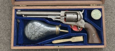A good to very good condition Civil War period, circa 1868 Colt boxed Whitney revolver in .36Cal with its accessories. Very good patina. Sn.19022 (Code: 1011) B