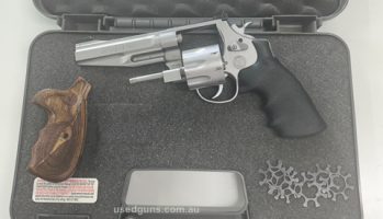 Smith and Wesson Performance centre - .357 / .38 super 8 shot revolver. 5 inch barrel. with 6x speed loader moon clips. Incredibly good condition, barely shot. 