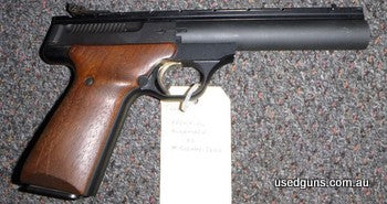 Browning Buckmark 22LR semi auto pistol in good condition. Barrel length 140mm, 10 shot capacity. Call Southern Cross Militaria on 07 4638 5565 for more informa