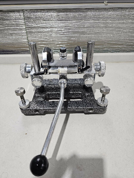 SEB NEO coaxial front rest, in excellent condition except for bubble level that has leaked.