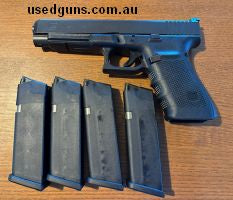Glock 41 - Gen 4 - MOS - 45ACP Manufacturer cut for a red dot sight. 2 x Extra Glock 45ACP magazines included. 4 Glock magazines in total. Fired less than 40 ro