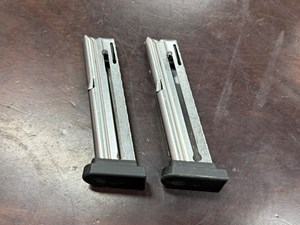BERETTA
MODEL 92
22LR
10 SHOT
ORIGINAL MAGAZINES
TWO ONLY

EXC $55 EACH