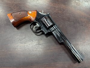 SMITH & WESSON
MODEL 19-4
357 MAGNUM
6 SHOT
6 INCH BARREL
DEEP GLOSS CLASSIC BLUED FINISH
ORIGINAL CHECKERED TIMBER GRIPS
#46K0495

EXC+ $890