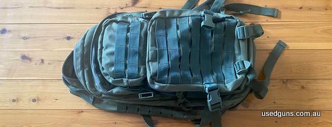 As new condition. Cleaning out the camping gear. Hardly used. Good for day to day use or a car bag. Postage included. 30cm long.