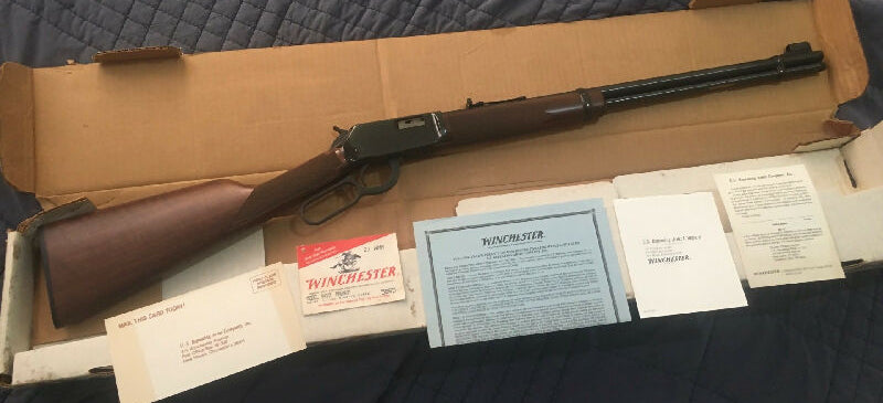 BRAND NEW IN BOX WINCHESTER 9422M 22 MAGNUM.