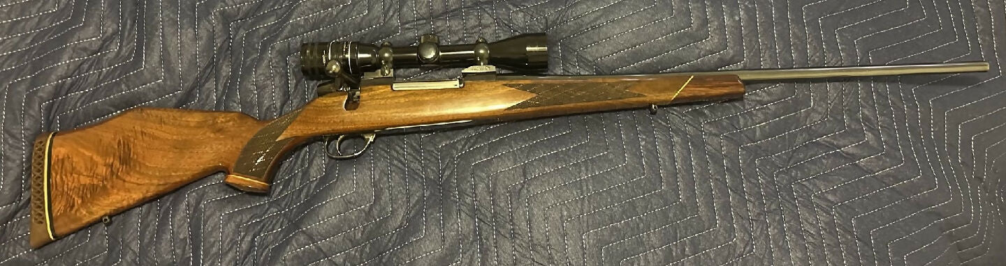 Weatherby Mark V deluxe in 300 Weatherby Magnum. Is in excellent condition. Japanese made with H serial number. Weatherby Premier scope 4x40 post reticle with “