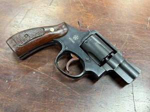 NORINCO
MODEL M50MK1
38 SPECIAL
6 SHOT
2 INCH SNUB NOSE BARREL
TO SHORT FOR CLUB USE
CLASSIC BLUED FINISH
CLASSIC TIMBER GRIPS
CLEAR CHINESE MILITARY MARKINGS
RARE EXPERIMENTAL MODEL
MODERN COLLECTABLE HANDGUN 
#XP001

AS NEW $695