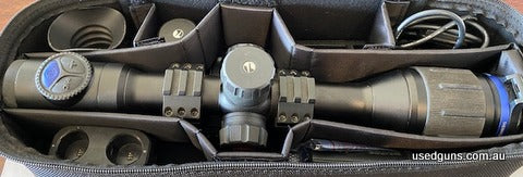 Mint condition sight with Burris PEPR QD cantilevered mounts that have a couple of slight scuff marks as does the duel battery charging tray. Comes with extra l