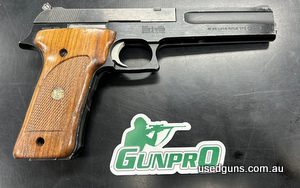 Smith & Wesson 422 22LR. Tidy Gun but has few marks