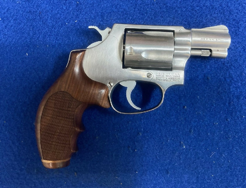 Smith & Wesson 60, revolver, timber grips, SS barrel 50mm, extra rubber grips and new leather holster. Dealers or Collectors Only