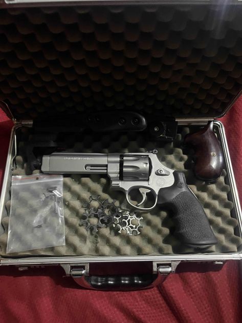 Smith and wessin 627 V comp