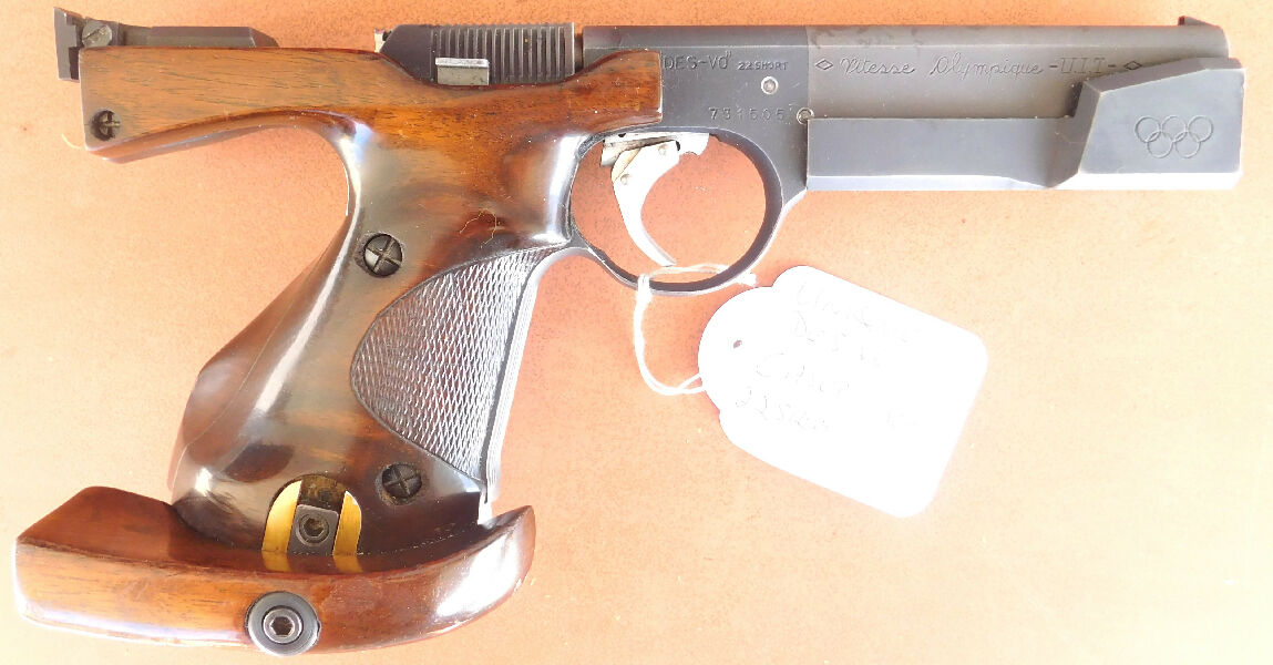 Unique 22 short rapid fire, cased in very good condition. Ported barrel, good bore and working order.