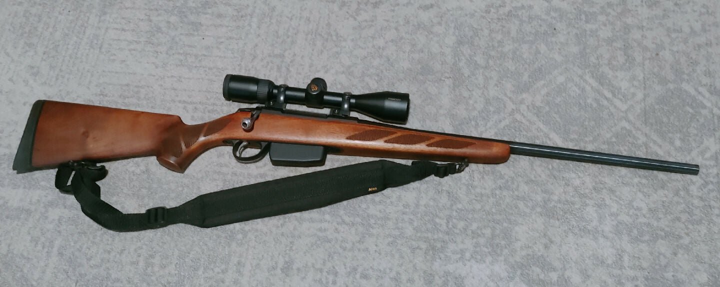 Tikka t3 Hunter, .270 excellent condition. Hardly used only had two boxes through it. No marks of scratches. Nikon pro staff 3-9x40 scope. Buyer to pay postage