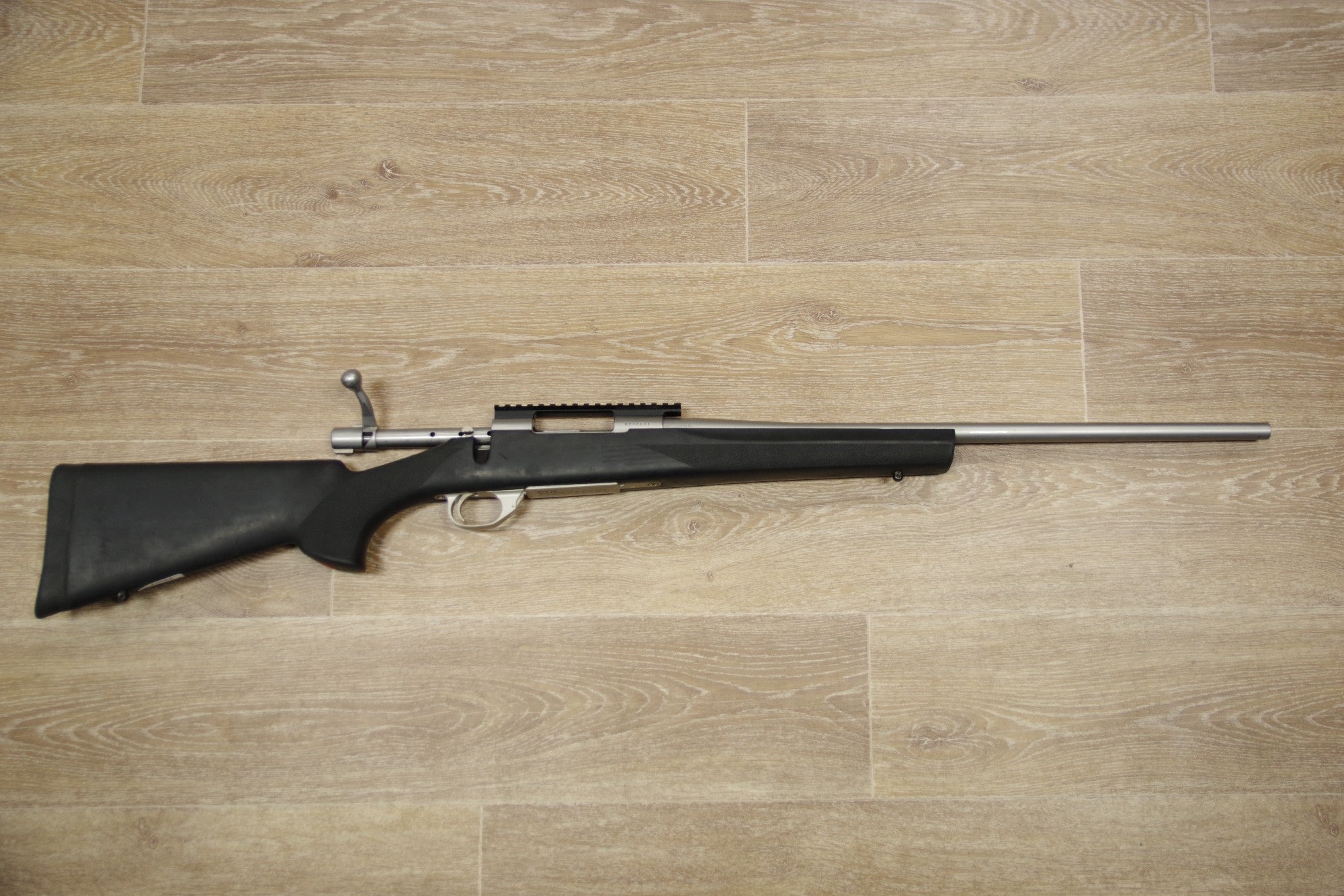 S/H HOWA 1500 BOLT ACTION RIFLE 22-250 (FR572)