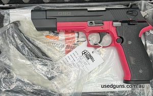 cased with 3 magazines , posted to your nominated dealer other then western australia,very good cinsdition. approx 150 rounds fired.