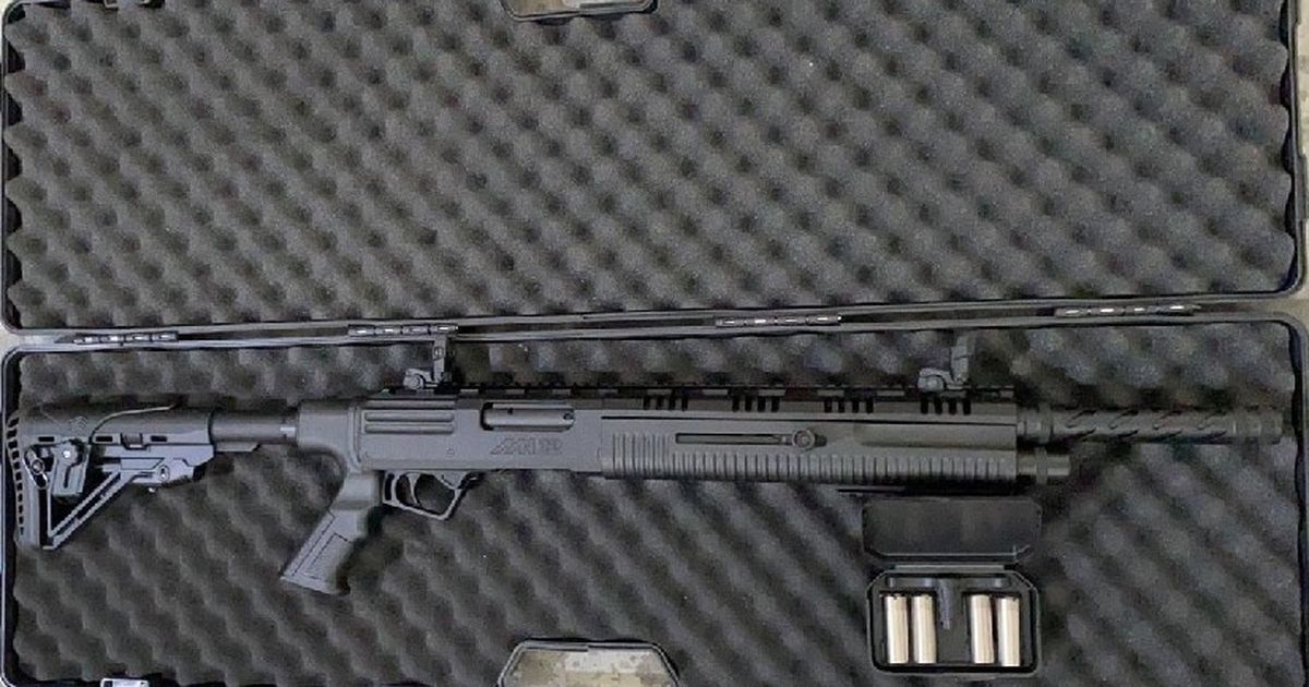 DOUBLE BARREL STRAIGHT PULL SHOTGUN