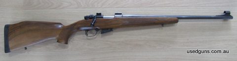 Sturdy rifle with medium weight barrel. Comes with a detachable 5-shot magazine, Weaver bases and a Vanguard plastic hard case.