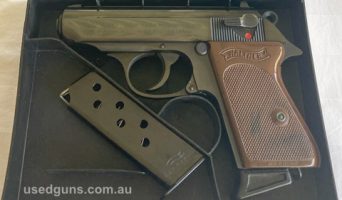 Stunning condition Walther PPK in 7.65. Matching case and serial number, operator's manual, cleaning rod and extra magazine. No wear, scratches or marks.
