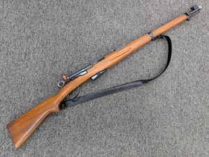 SWISS
SCHMIDT RUBIN
1911 CARBINE
7.5X55, 
6 SHOT
STRAIGHT PULL ACTION
MATCHING NUMBERS
SWISS MILITARY MARKINGS
MANUFACTURED 1915
ORIGINAL MUZZLE CAP
ORIGINAL SLING
#32777

EXC $890