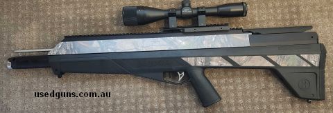 Benjamin Pioneer Airbow in excellent condition. includes 26 arrows, target and hunting tips, foam target that can handle the massive power of the 450 ft/second 