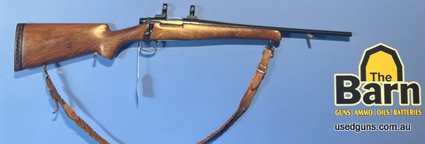 Remington model 7 in 6mm Remington. Missing sights, nice timber stock. Smooth action. 20 inch sporter barrel, leather sling. Comes with 25mm steel rings. Bore i