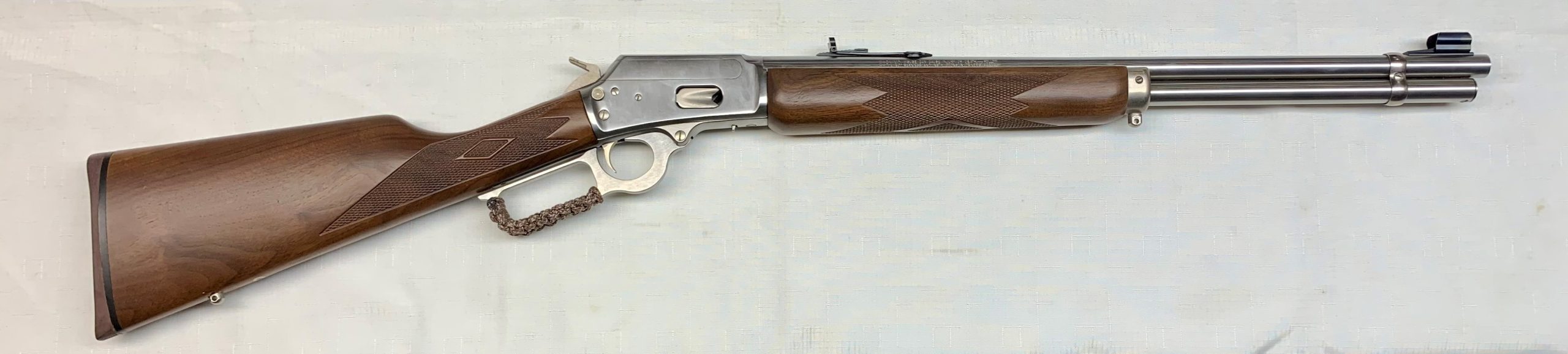 Fantastic condition cowboy gun! Presents almost as new. Great for short range big bore shooting, tough as nails and weather resistant. Won't last at this price!
