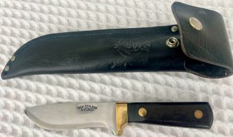 Probably the most durable blade I have ever carried in the field. Mature Hunter selling out it‚Äôs time this beauty found a new master. Postage extra Blade Leng