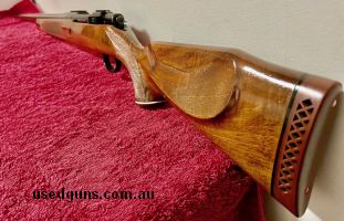 SAKO L579 CUSTOM DELUXE in 260 REM This is a striking and beautiful custom rifle that rivals and perhaps surpasses a factory deluxe rifle of the era The icon L5