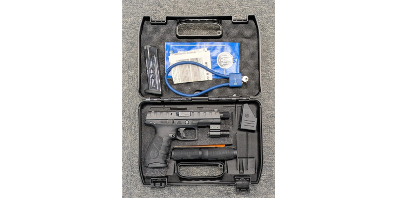 Beretta APX 9mm Excellent Condition