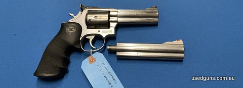Safari Firearms Handgun Sale! Excellent condition Smith & Wesson 686 in 357 Mag. Comes with 2 barrels 4 and 6 inches.