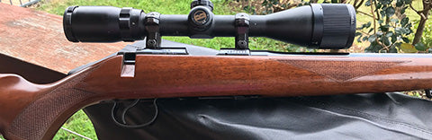 Rarely sold 452 American actory 16.5" with factory thread, and cap. VGC all over, mint bore and chamber. Comes with extra 3 steel magazines, 1.5lb trigger, adap