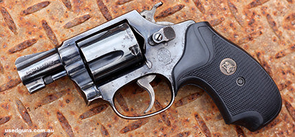 Smith & Wesson snub nose revolver. Great for the collector or security. $25 Express Dealer delivery (Not WA). 2 photos available.