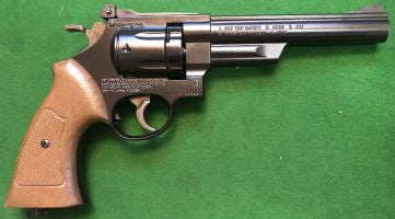 STOCK NUMBER 525 ‚Äö√Ñ√∂‚àö√ë‚àö¬® PLEASE QUOTE THIS NUMBER WHEN ENQUIRING. HAS HAD VERY LITTLE USE, WITH ORIGINAL OWNER MANUAL AND BARREL SPANNER. USES DISPOSA