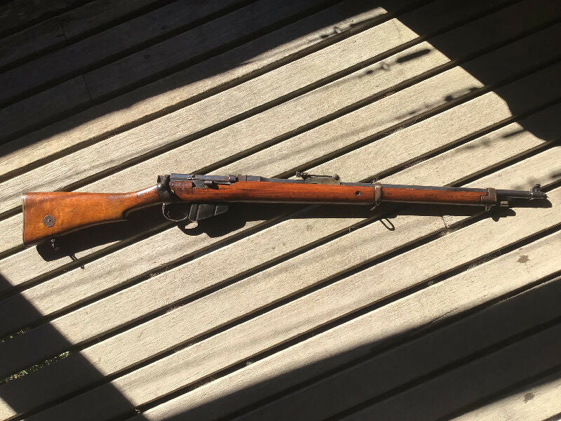 I’ve never seen another example of this rare Lee Metford conversion to 22lr………a must for any collector of Lee Enfield 22lr trainers…….functions as it should…..g