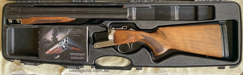 CUSTOM PICATINNY RAIL UNDER BARREL FOR LIGHT/TORCH/LASER. ORIGINAL CASE AND BOOKLET. 5 CHOKES. GUN IS LIKE NEW. STILL TIGHT TO OPENING ITS BEEN USED SO LITTLE. 