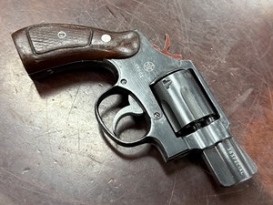 NORINCO
MODEL M50MK1
38 SPECIAL
6 SHOT
2 INCH SNUB NOSE BARREL
TO SHORT FOR CLUB USE
CLASSIC BLUED FINISH
CLASSIC TIMBER GRIPS
CLEAR CHINESE MILITARY MARKINGS
RARE EXPERIMENTAL MODEL
MODERN COLLECTABLE HANDGUN 
#XP002

AS NEW $595