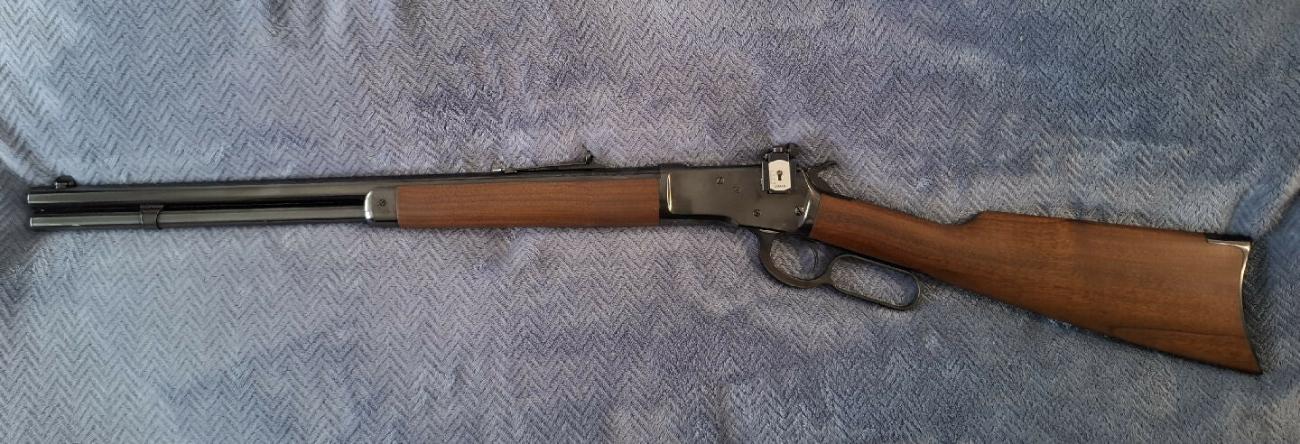 Winchester / Miroku 1892 357/38 with Lyman Peep sight. This rifle was purchased for Metallic Sillhouete, had very little use and presents in Very Good Condition