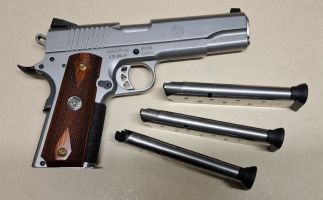 Ruger SR 1911 in 45acp pistol has had little use and is in excellent condition. Comes with 1 x 7rd and 3 x 8rd magazines.Price includes postage to your dealer.P