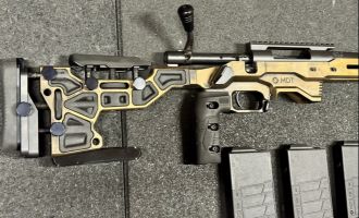 Howa varmint 26‚Äö√Ñ√∂‚àö√ë‚àöœÄ 6.5mm creedmoor in MDT ACC premier chassis with rubber dampeners and metal thumb rest. Comes with 3x MDT polymer 10 round mags.